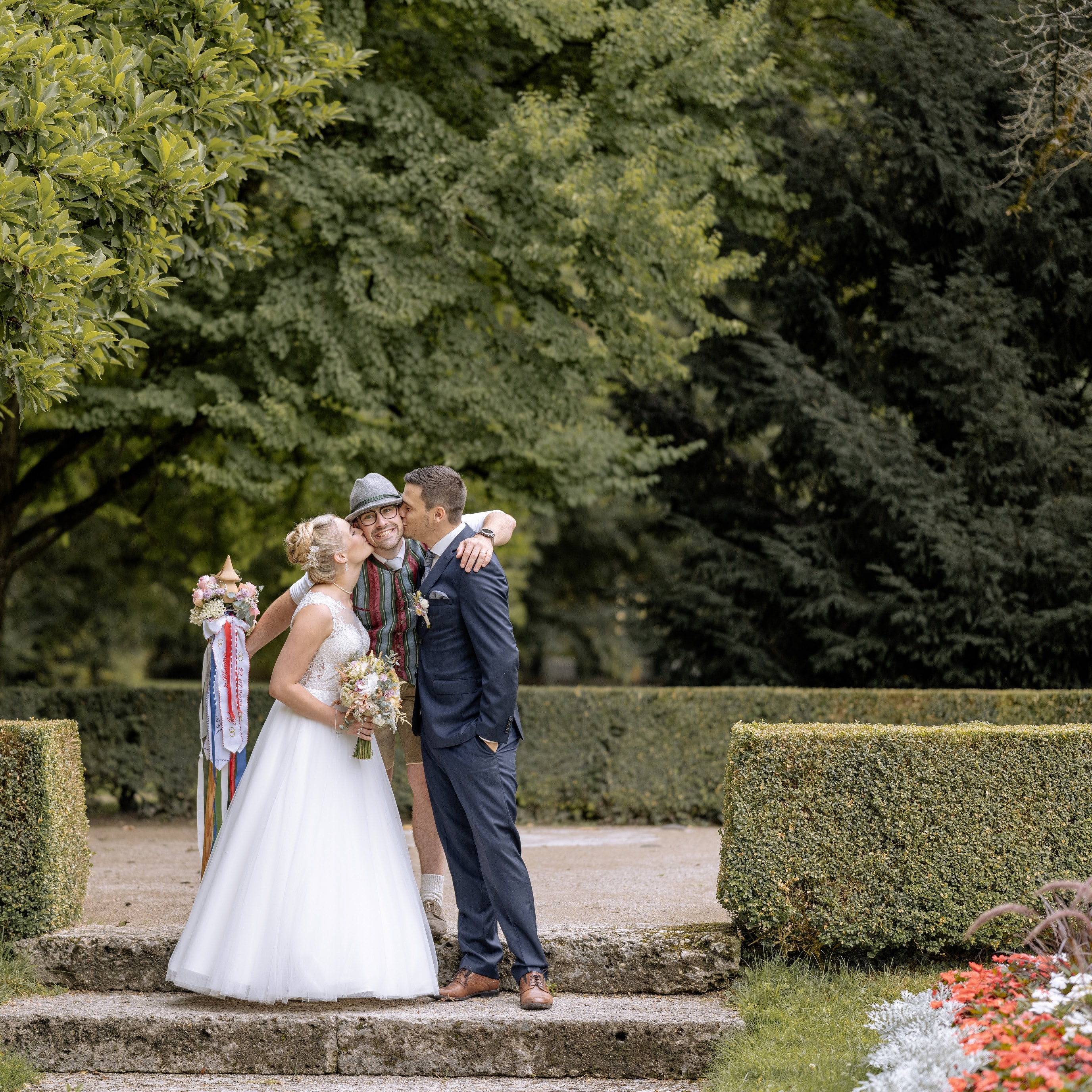 Als Hochzeitsfotograf aus Feldkirch halte ich die emotionalen Highlights Eures Tages stilvoll fest.