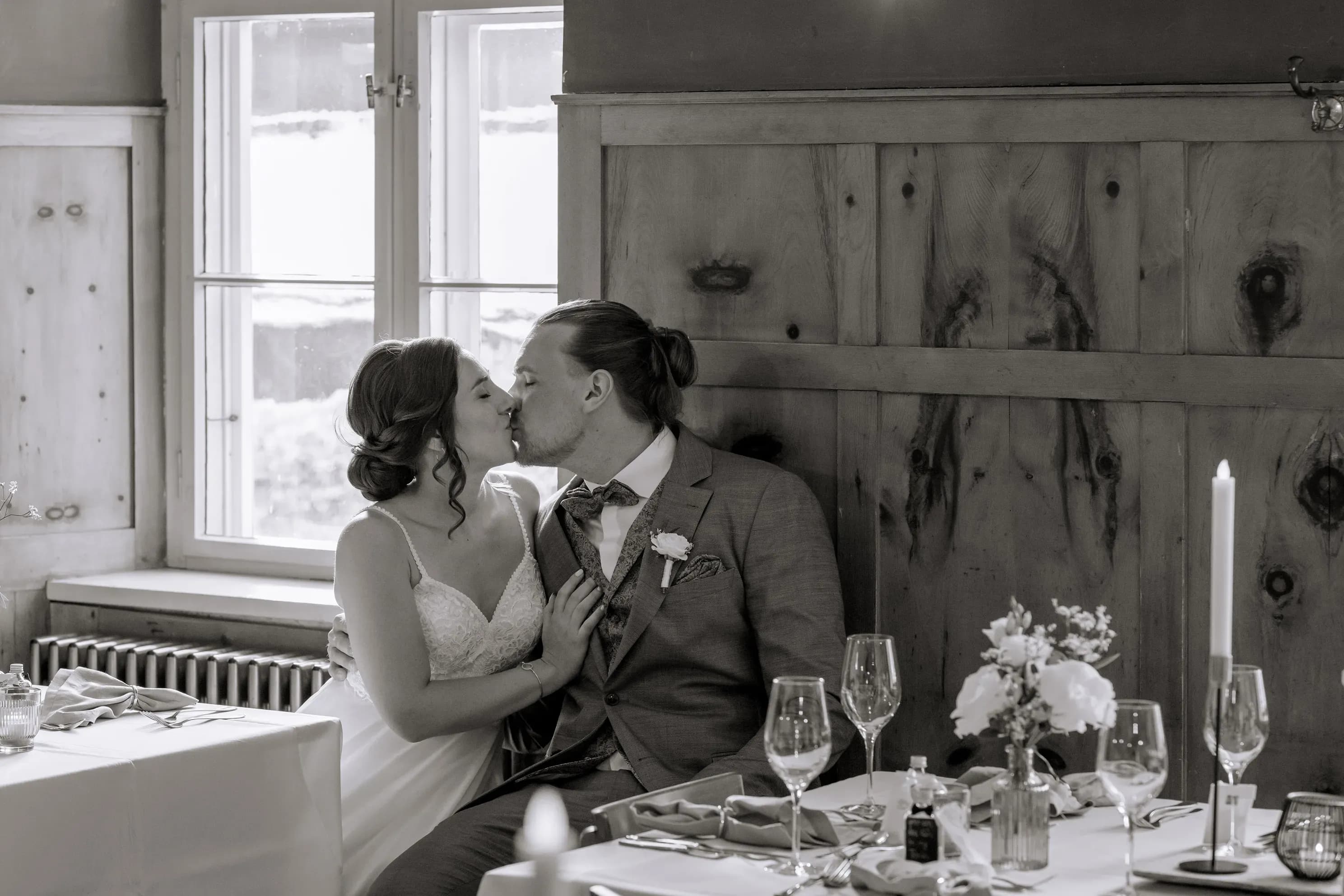 Hochzeitsfotograf in Liechtenstein – echte Hochzeitsmomente ungestellt festhalten