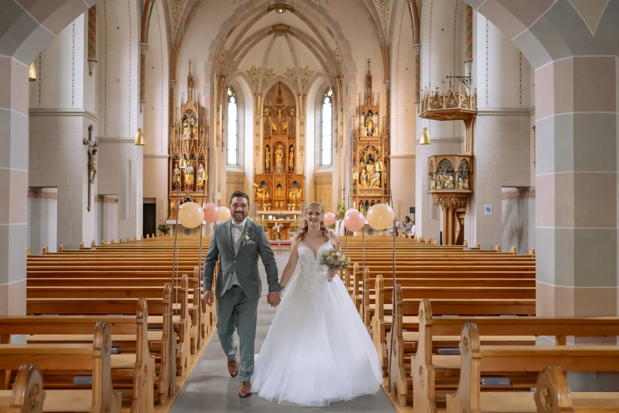 Hochzeitsfotograf in Liechtenstein – echte Hochzeitsmomente ungestellt festhalten